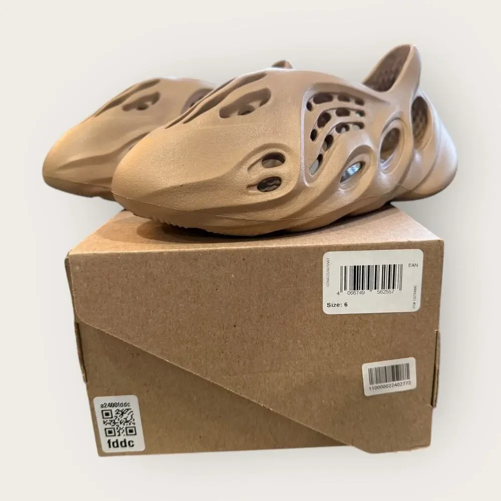 Yeezy Foam Runner ‘Clay Taupe’